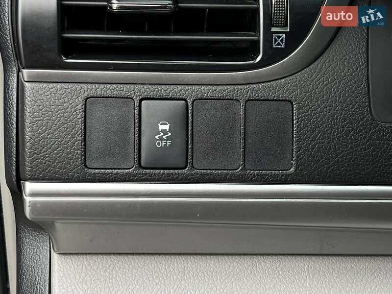 Седан Toyota Camry 2013 в Киеве