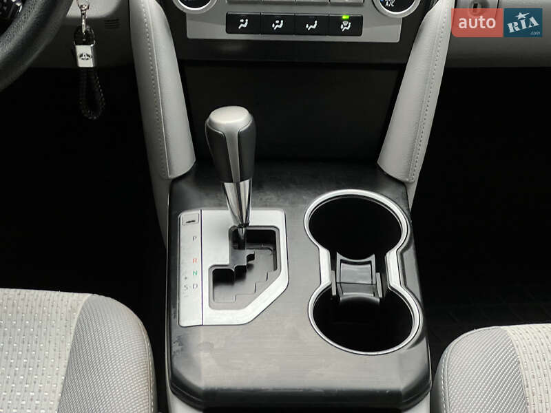 Седан Toyota Camry 2013 в Киеве