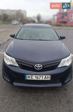Седан Toyota Camry 2014 в Каменском