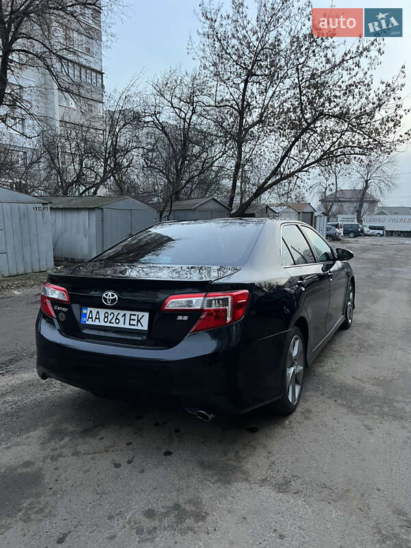 Седан Toyota Camry 2013 в Харькове
