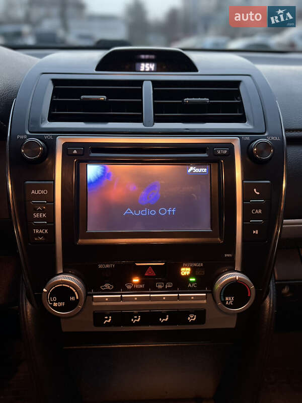 Седан Toyota Camry 2013 в Харькове