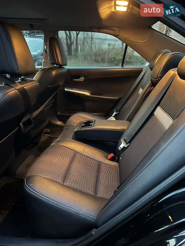 Седан Toyota Camry 2013 в Харькове