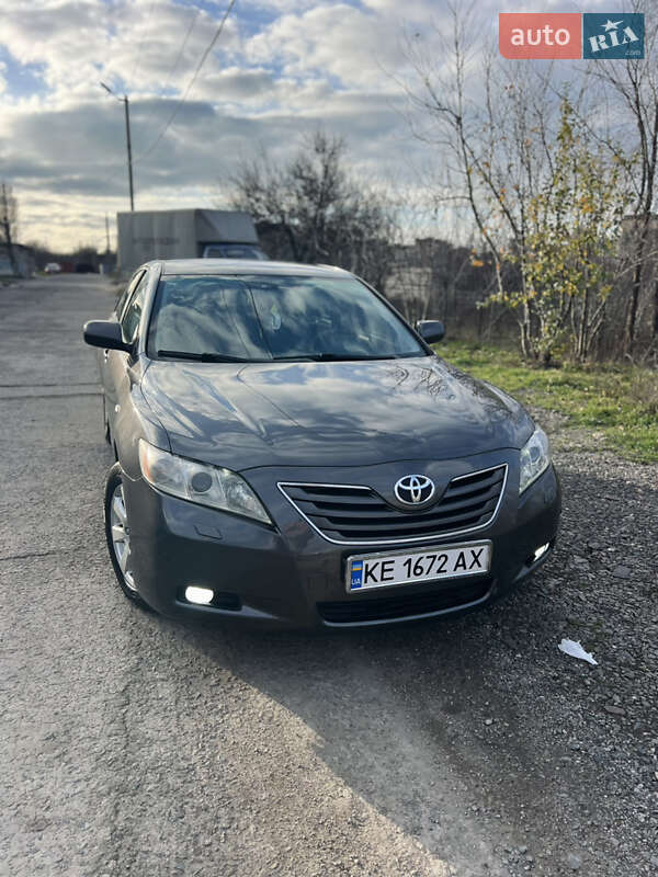 Седан Toyota Camry 2006 в Кривом Роге
