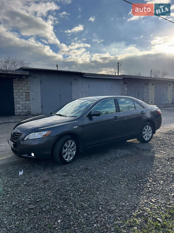Седан Toyota Camry 2006 в Кривом Роге