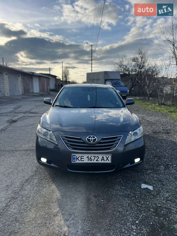 Седан Toyota Camry 2006 в Кривом Роге