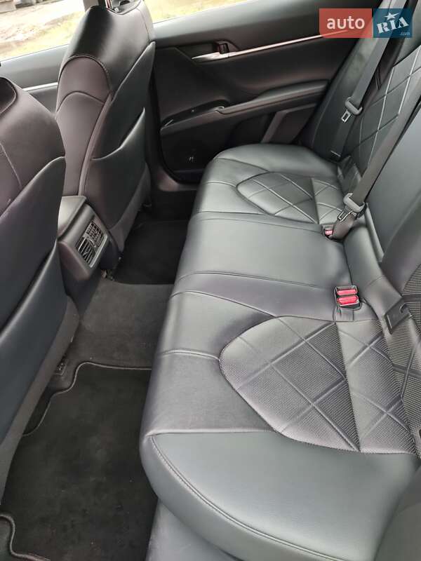 Седан Toyota Camry 2018 в Киеве фото 8 Седан Toyota Camry 2018 в Киеве
