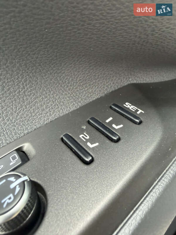 Седан Toyota Camry 2022 в Днепре