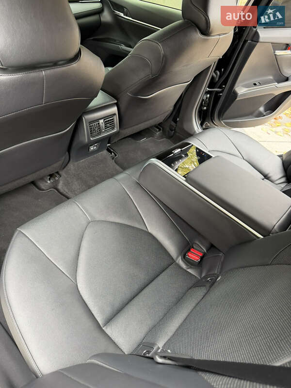 Седан Toyota Camry 2022 в Днепре