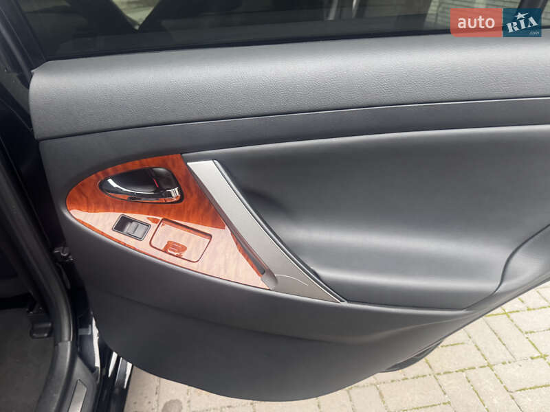 Седан Toyota Camry 2008 в Обухове