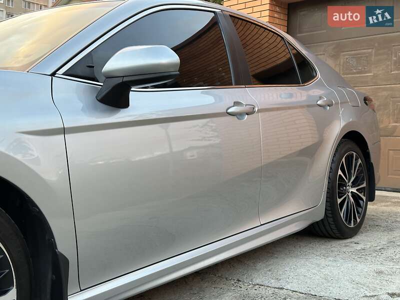Седан Toyota Camry 2018 в Одессе