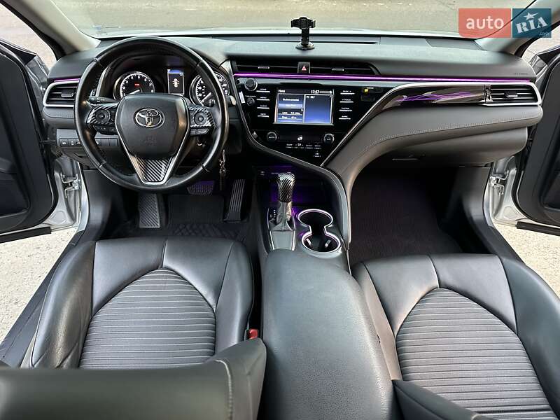 Седан Toyota Camry 2018 в Одессе