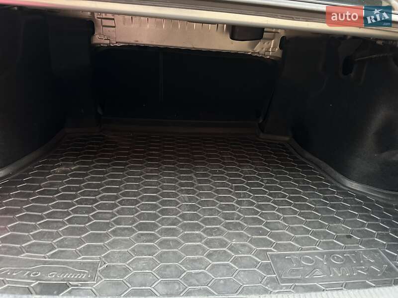 Седан Toyota Camry 2018 в Одессе