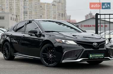 Седан Toyota Camry 2021 в Киеве