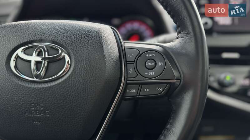 Седан Toyota Camry 2021 в Киеве