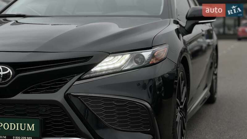 Седан Toyota Camry 2021 в Киеве