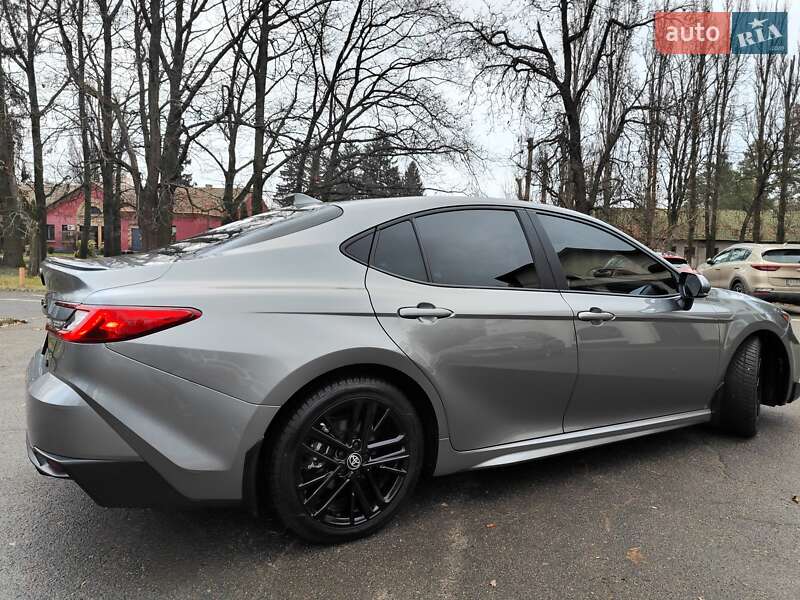 Седан Toyota Camry 2024 в Киеве
