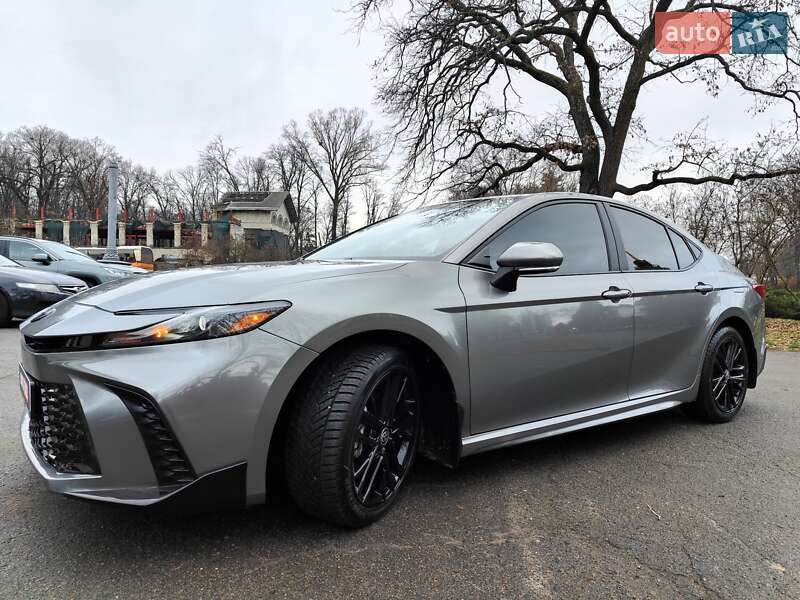 Седан Toyota Camry 2024 в Киеве