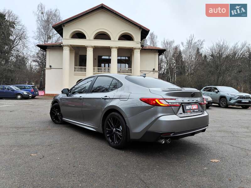 Седан Toyota Camry 2024 в Киеве