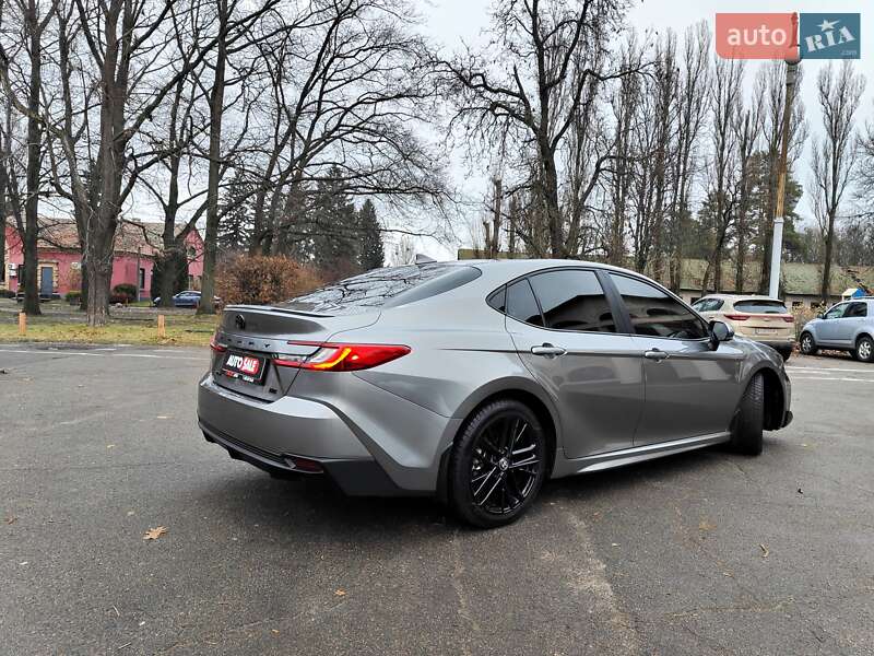 Седан Toyota Camry 2024 в Киеве