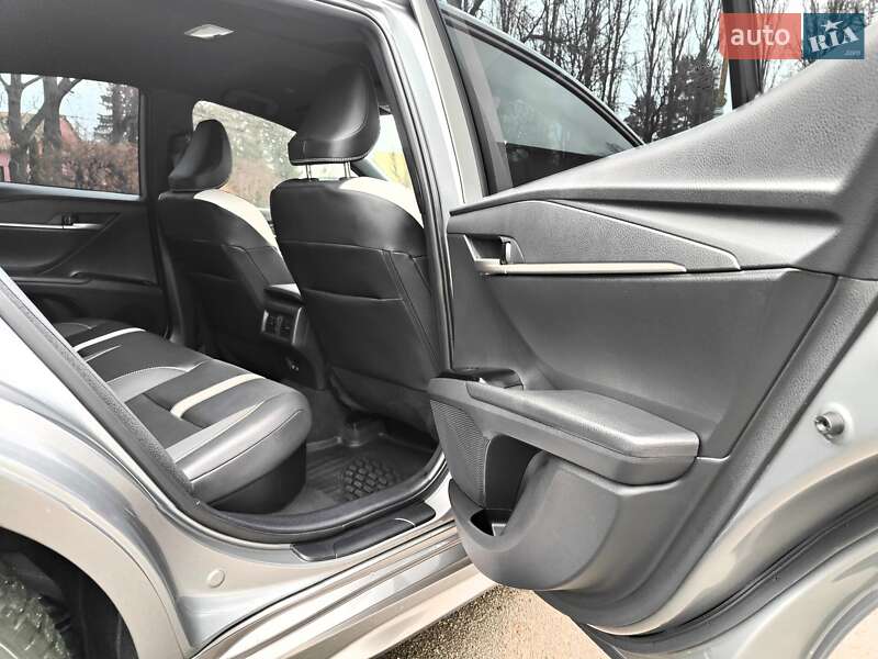 Седан Toyota Camry 2024 в Киеве