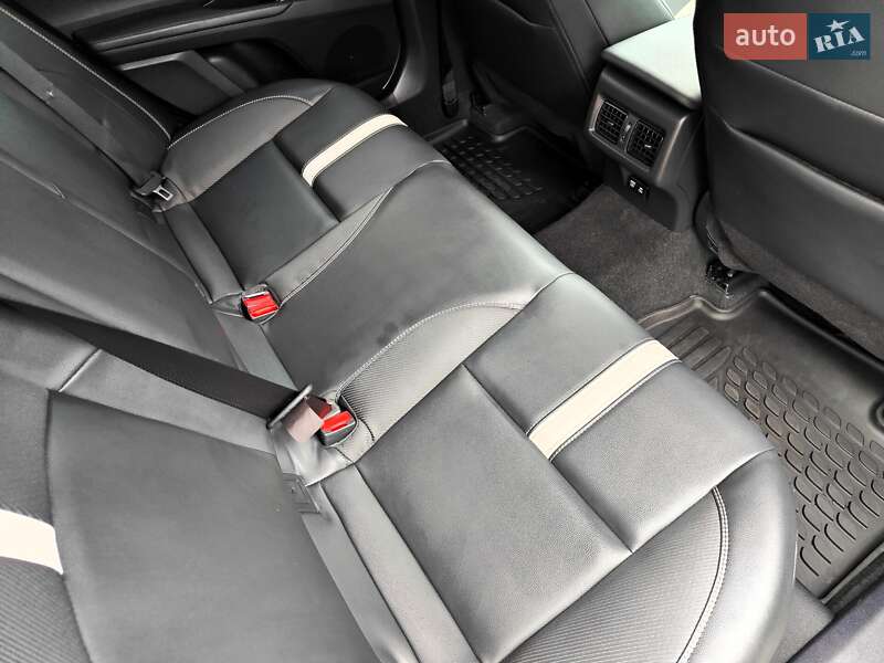 Седан Toyota Camry 2024 в Киеве