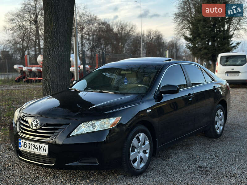 Седан Toyota Camry 2007 в Виннице