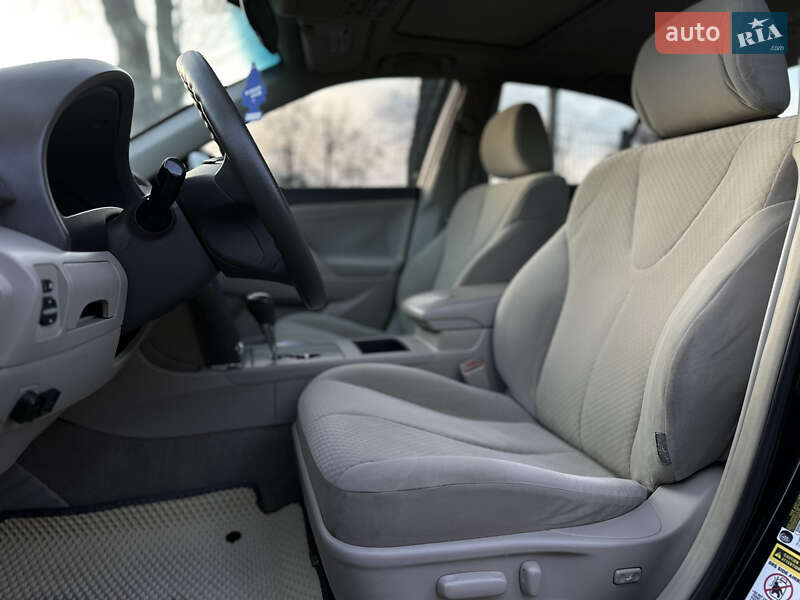 Седан Toyota Camry 2007 в Виннице