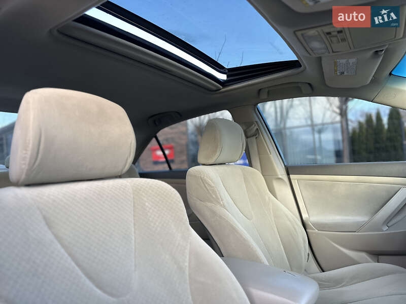 Седан Toyota Camry 2007 в Виннице