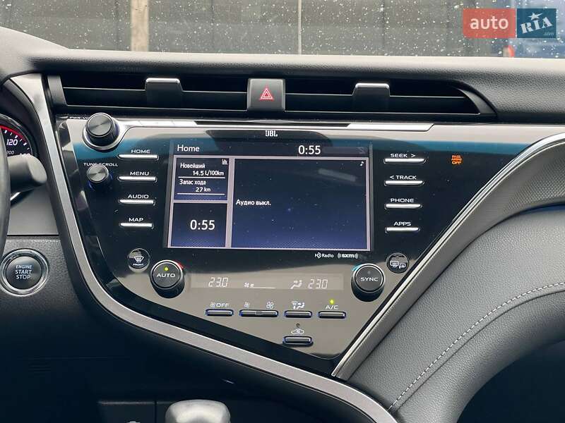 Седан Toyota Camry 2018 в Киеве