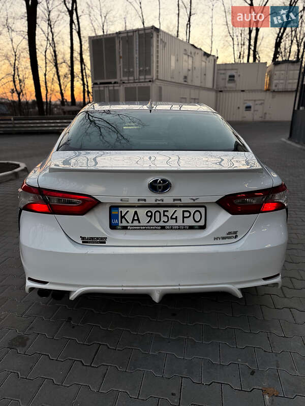 Седан Toyota Camry 2020 в Киеве
