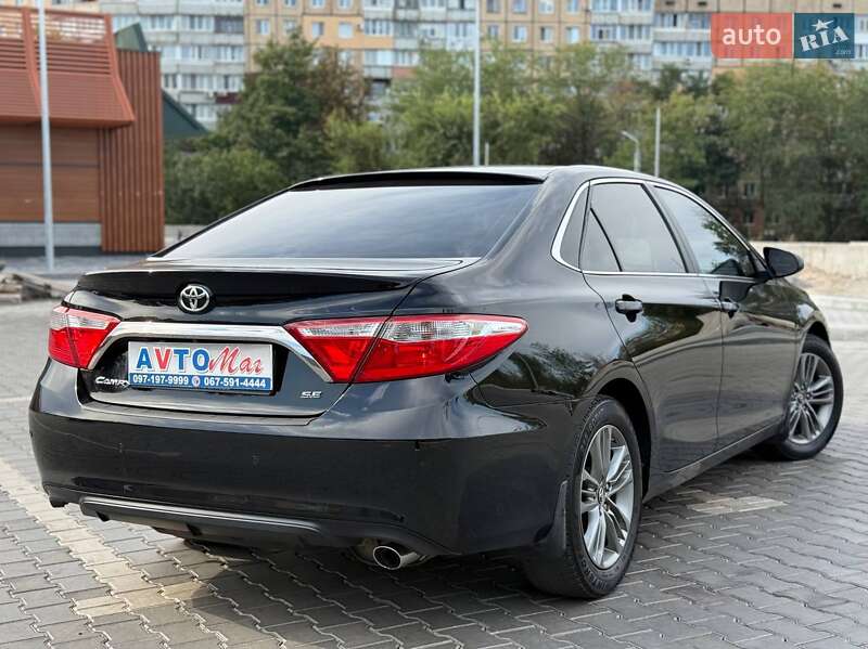 Седан Toyota Camry 2016 в Кривом Роге