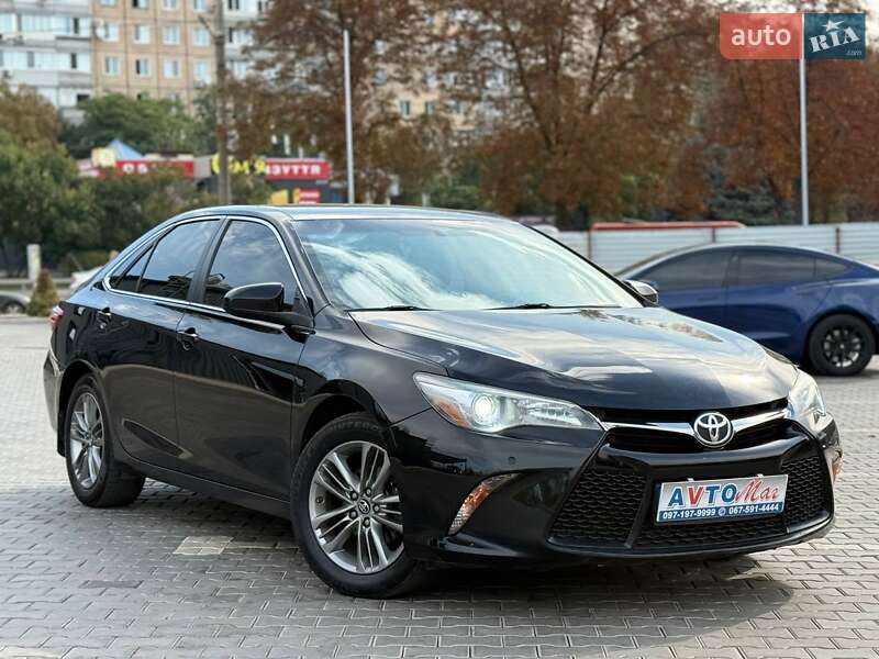 Седан Toyota Camry 2016 в Кривом Роге
