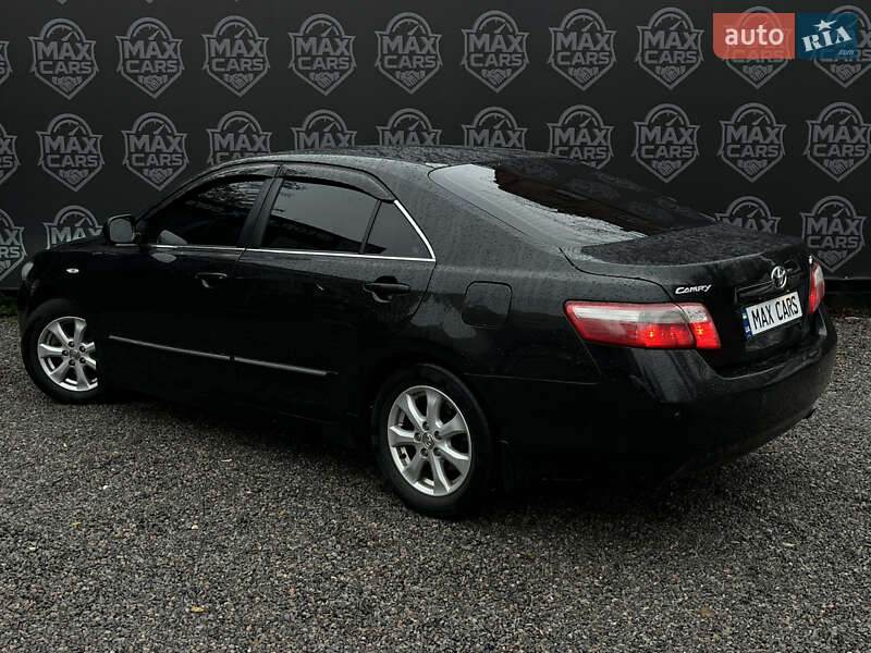 Седан Toyota Camry 2008 в Києві
