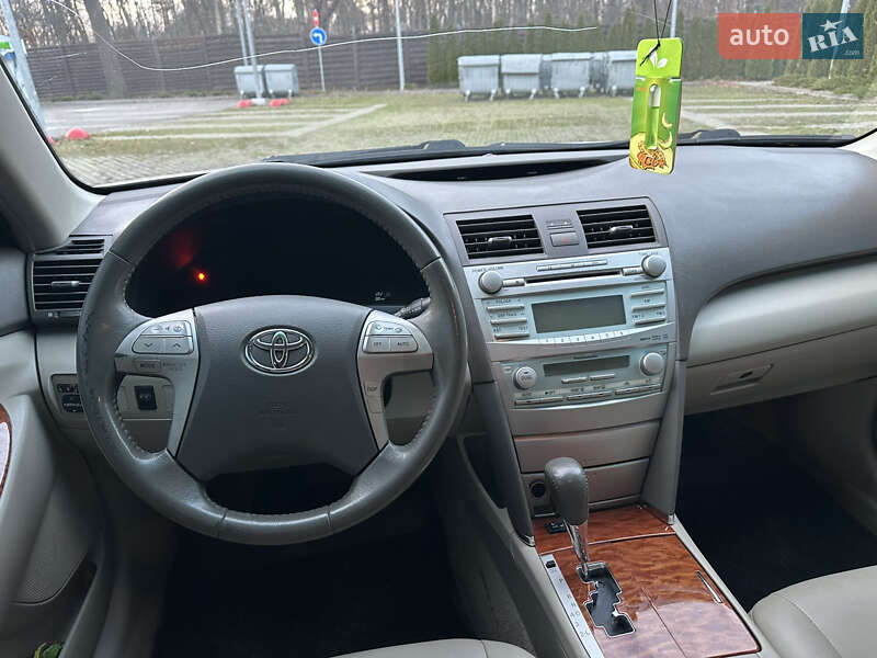 Седан Toyota Camry 2008 в Харькове