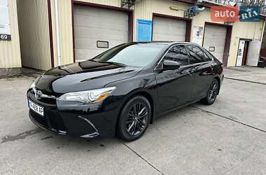 Седан Toyota Camry 2016 в Києві