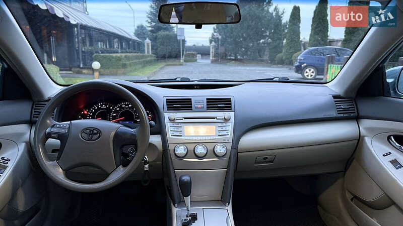 Седан Toyota Camry 2010 в Владимирце