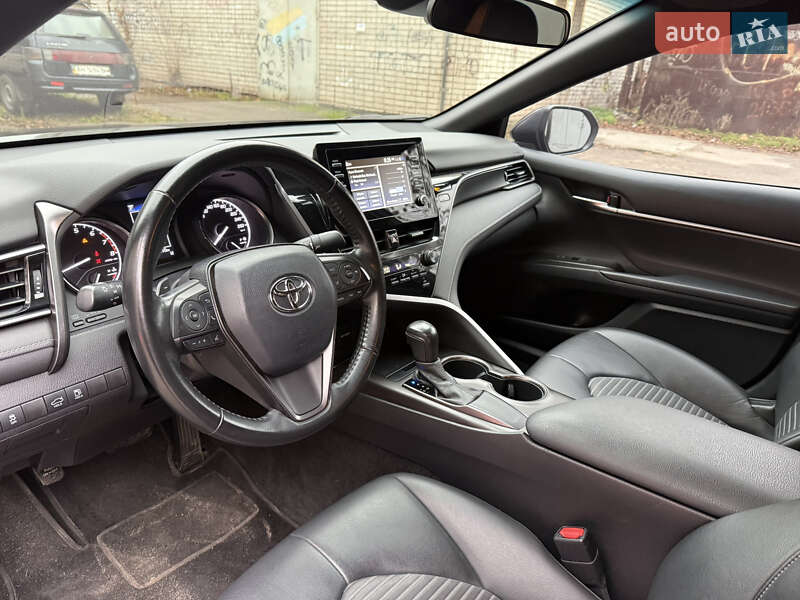Седан Toyota Camry 2021 в Днепре