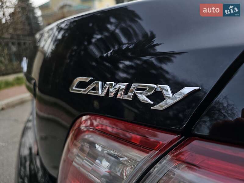 Седан Toyota Camry 2010 в Умани
