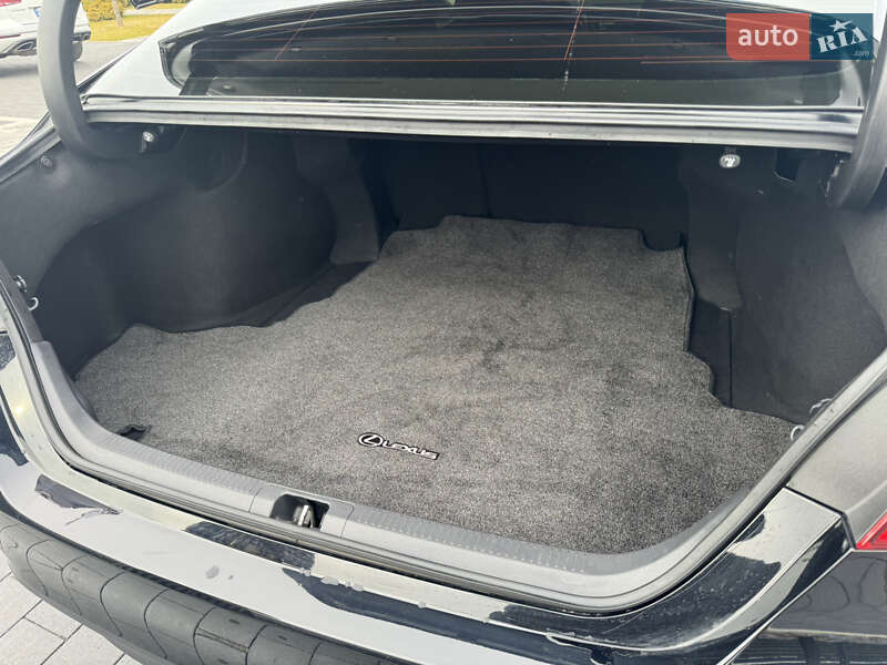 Седан Toyota Camry 2020 в Мукачево