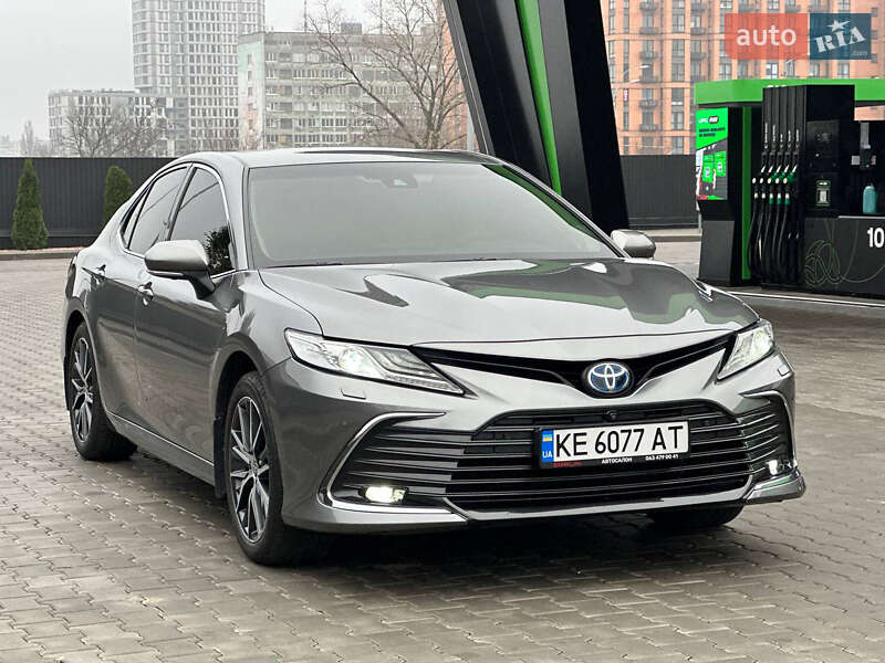 Седан Toyota Camry 2021 в Днепре