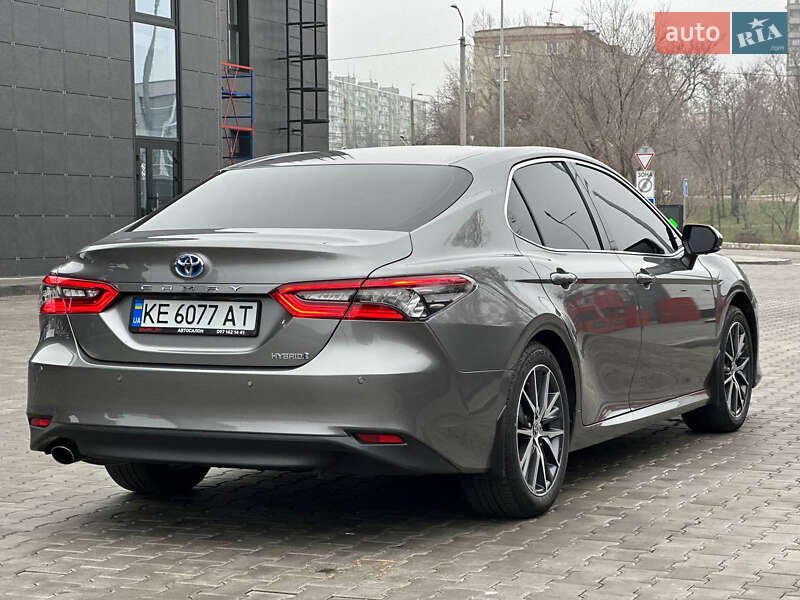 Седан Toyota Camry 2021 в Днепре