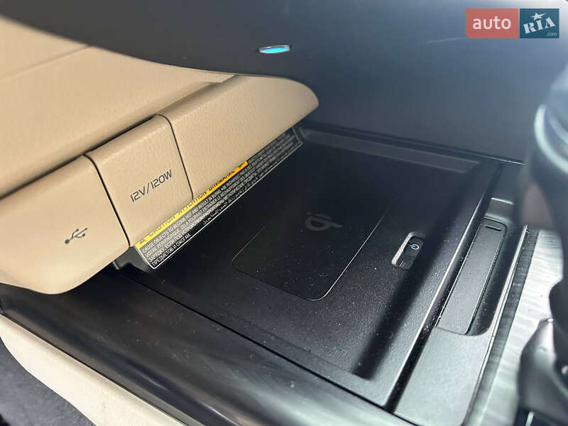 Седан Toyota Camry 2021 в Днепре