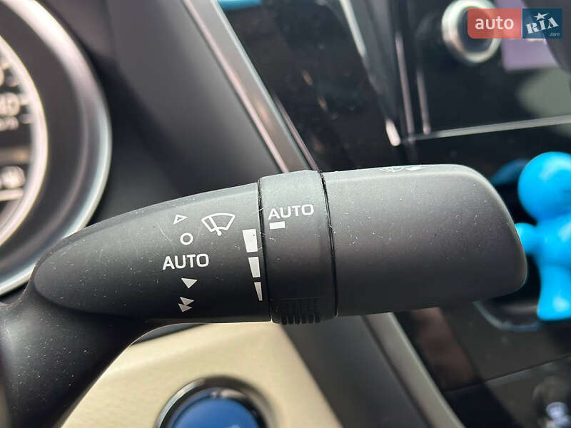 Седан Toyota Camry 2021 в Днепре