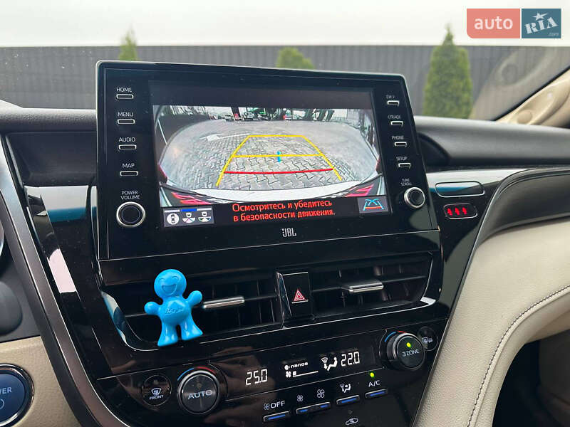 Седан Toyota Camry 2021 в Днепре