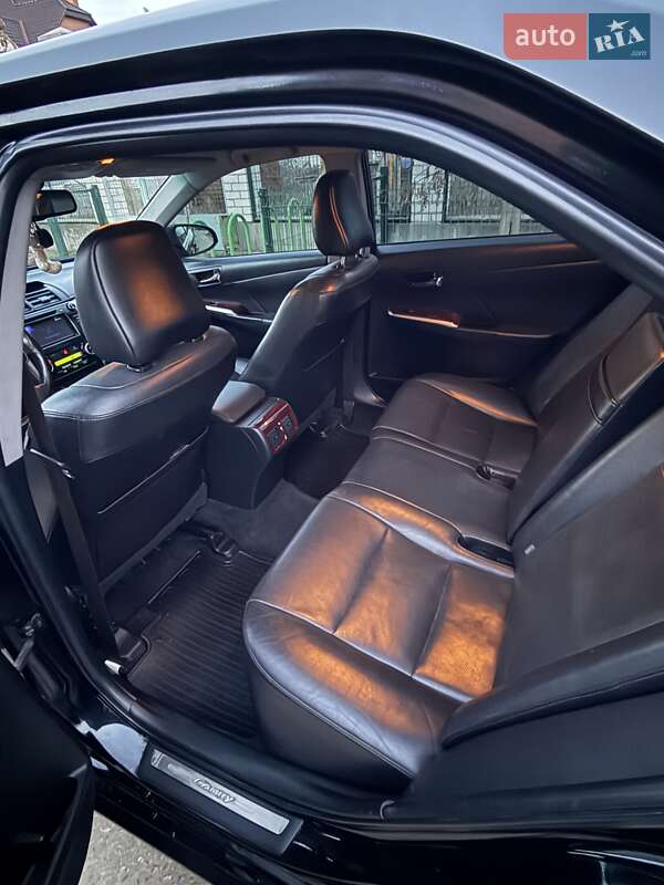 Седан Toyota Camry 2012 в Николаеве