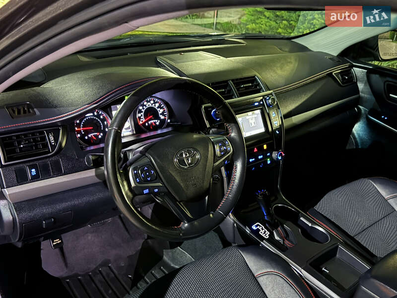 Седан Toyota Camry 2016 в Одессе