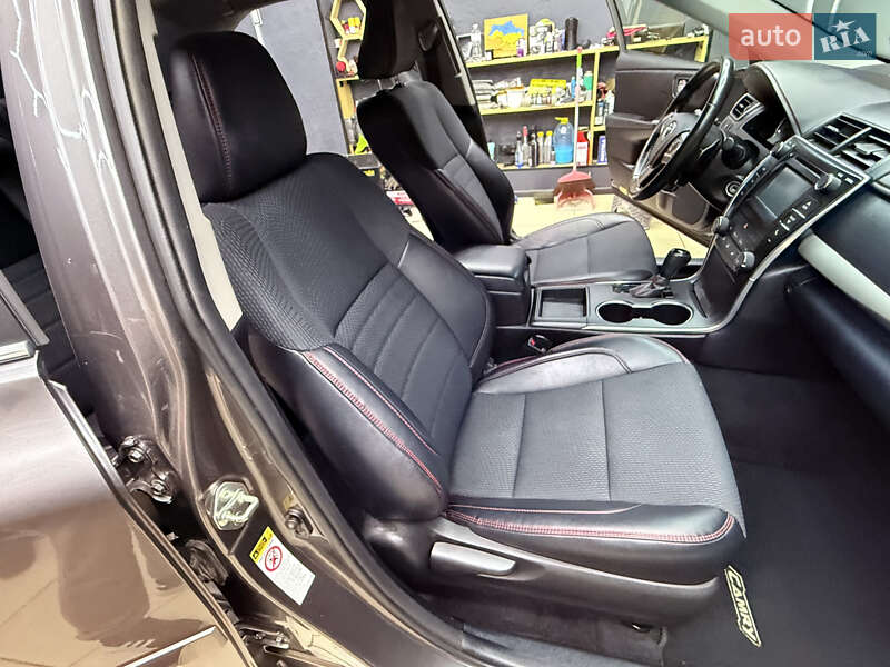 Седан Toyota Camry 2016 в Одессе