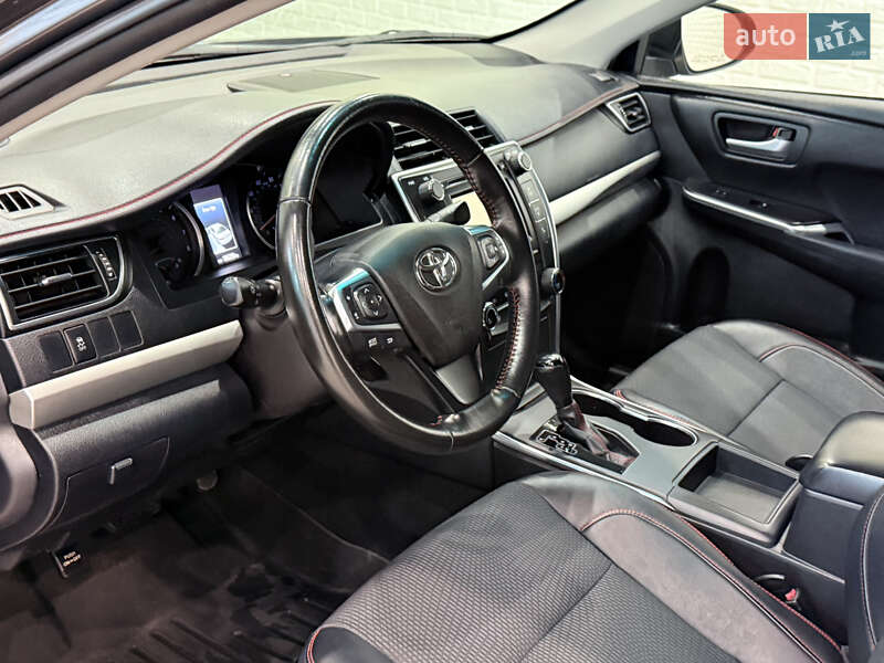Седан Toyota Camry 2016 в Одессе