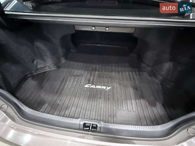 Седан Toyota Camry 2016 в Одессе