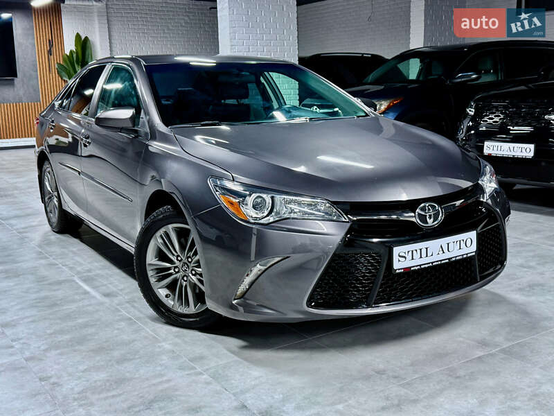 Седан Toyota Camry 2016 в Одессе